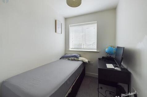 CAM03852G0-PR0045-STILL016