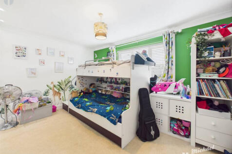 CAM03852G0-PR0384-STILL007-thumbnail-h750-70