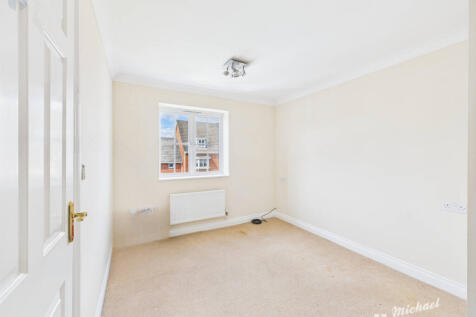 CAM03852G0-PR0378-STILL014