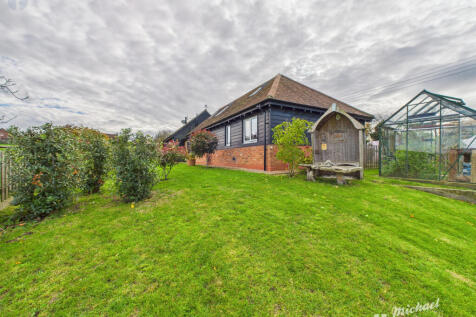 CAM03218G0-PR0822-STILL007