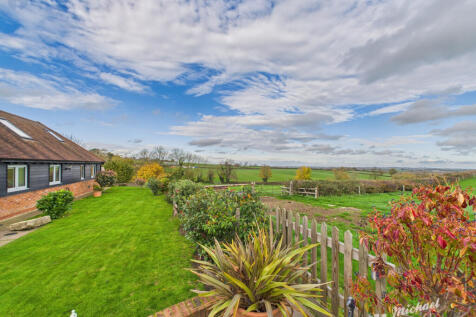 CAM03218G0-PR0822-STILL001