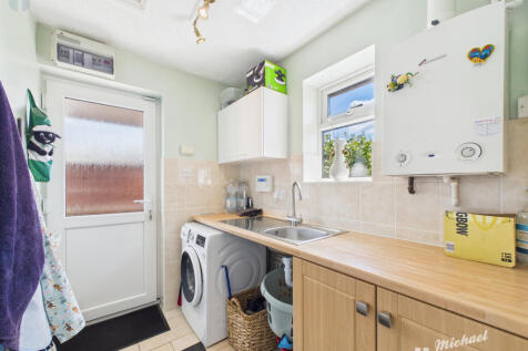 CAM03218G0-PR0690-STILL023