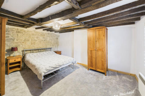 CAM03852G0-PR0439-STILL009