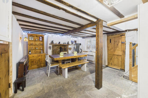 CAM03852G0-PR0439-STILL007