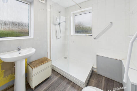 CAM03218G0-PR0797-STILL008