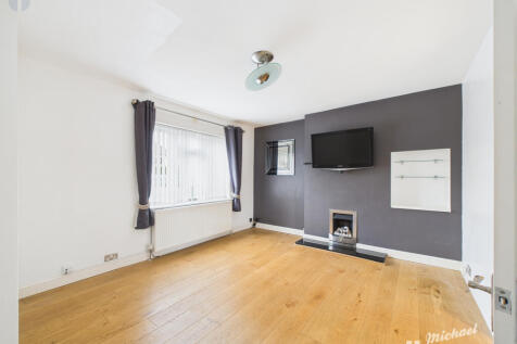 CAM03218G0-PR0815-STILL001