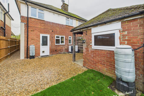 CAM03852G0-PR0463-STILL010