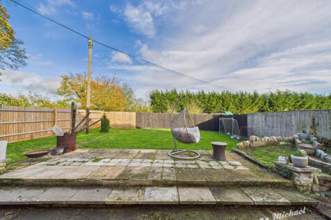 CAM03218G0-PR0828-STILL002-thumbnail-h750-70