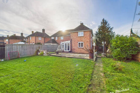 CAM03218G0-PR0828-STILL003-thumbnail-h750-70