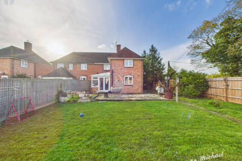 CAM03218G0-PR0828-STILL004-thumbnail-h750-70