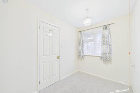 CAM03218G0-PR0836-STILL003-thumbnail-h750-70