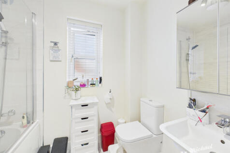 CAM03852G0-PR0493-STILL003