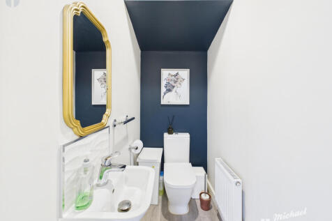 CAM03852G0-PR0493-STILL010