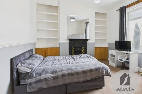 Dining Room / Bedroo