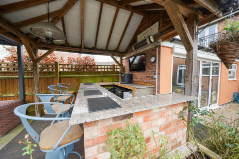 Garden Bar