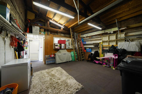 Double Garage / Workshop
