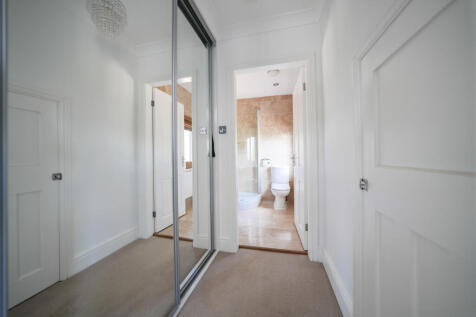 Wardrobe/En-Suite