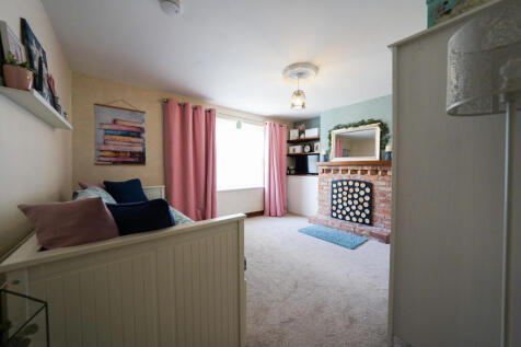 Front Lounge/ Bedroom