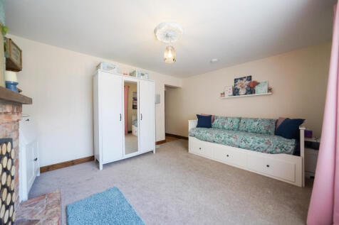 Front Lounge/ Bedroom