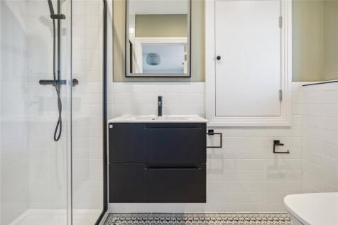 Bed 1 En-Suite
