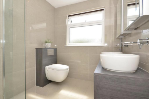 Master Bedroom En-Suite
