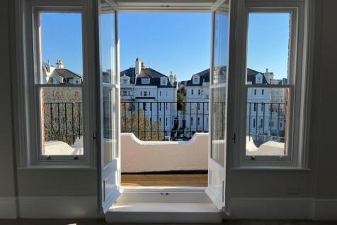 Balcony 1.jpg