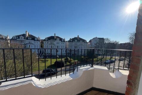 Balcony 2.jpg