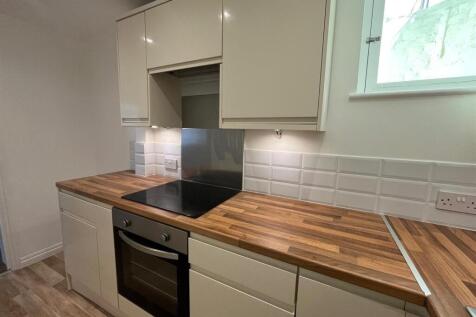 Kitchen 3.jpg