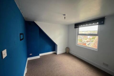 Bedroom 5.jpg