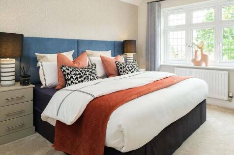 The Warwick - Main Bedroom