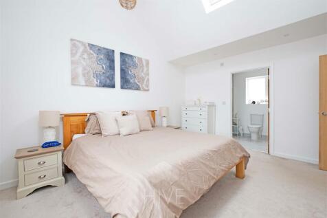 Principle bedroom