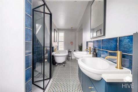 Spacious Shower