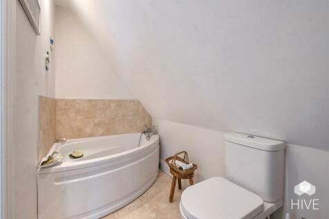 Bedroom 2 en-suite
