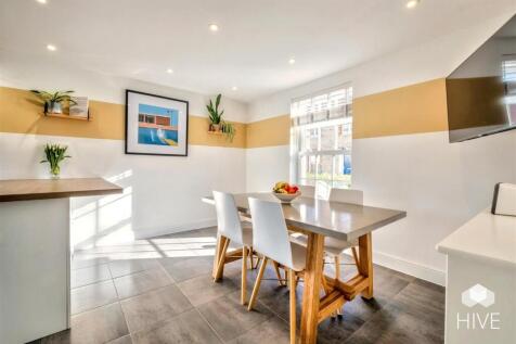 Bright and airy rooms