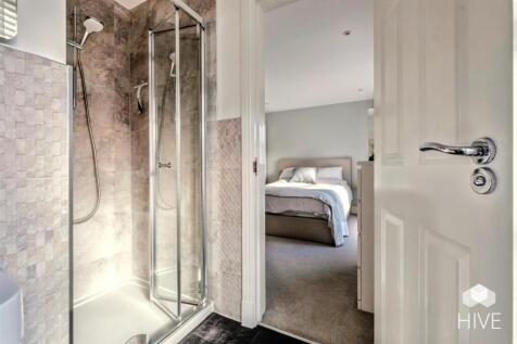 Bedroom 1 en-suite