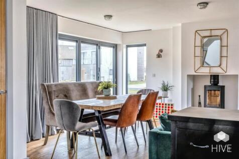 Ample entertaining space