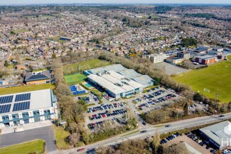Close to David Lloyd Health Club
