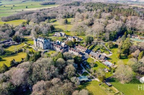 Clyffe House Estate