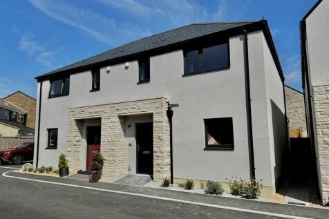 Off road parking &amp; garage opposite