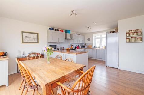 Kitchen/En-suite
