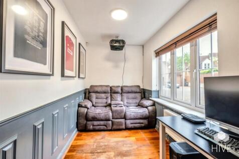 Cinema room/study
