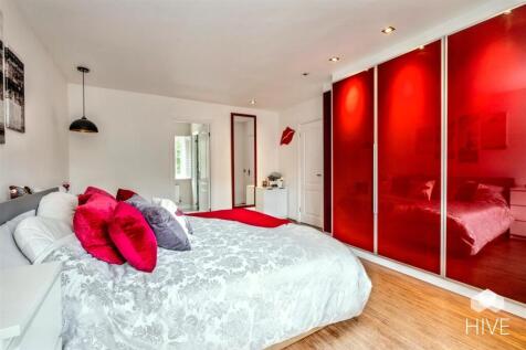 Principal bedroom