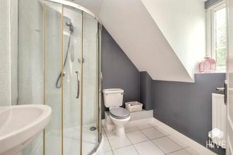 Second ensuite