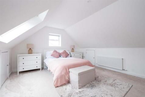 Spacious Guest Room