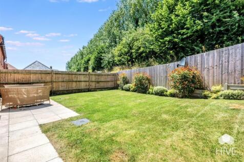 Level Garden | Side Access