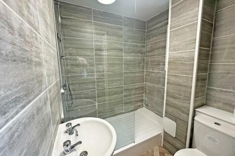 En Suite Room 1.jpeg