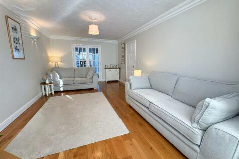 03_LivingRoom.jpg
