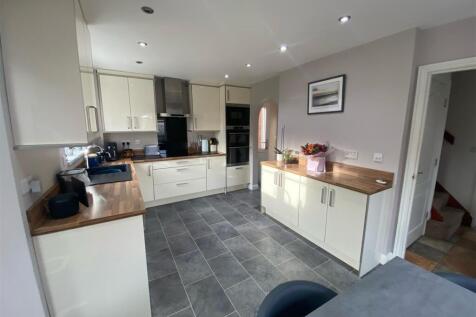 kitchen one.jpeg