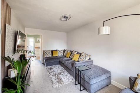 Lounge 1.jpg