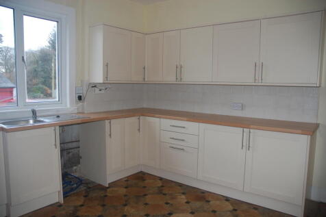 3. Kitchen 25 Main st.JPG